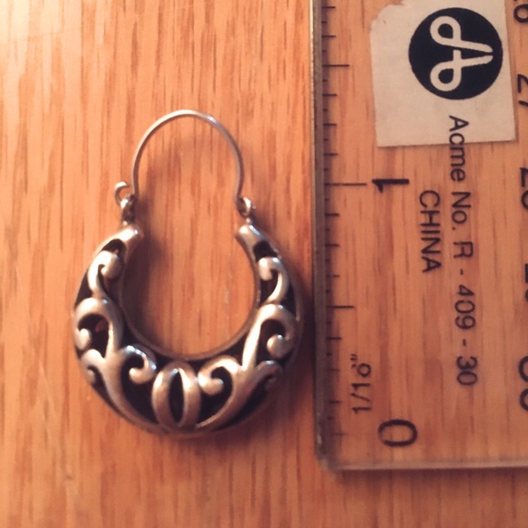 Sterling Silver Hoop Earrings Bali - Picture 2 of 2